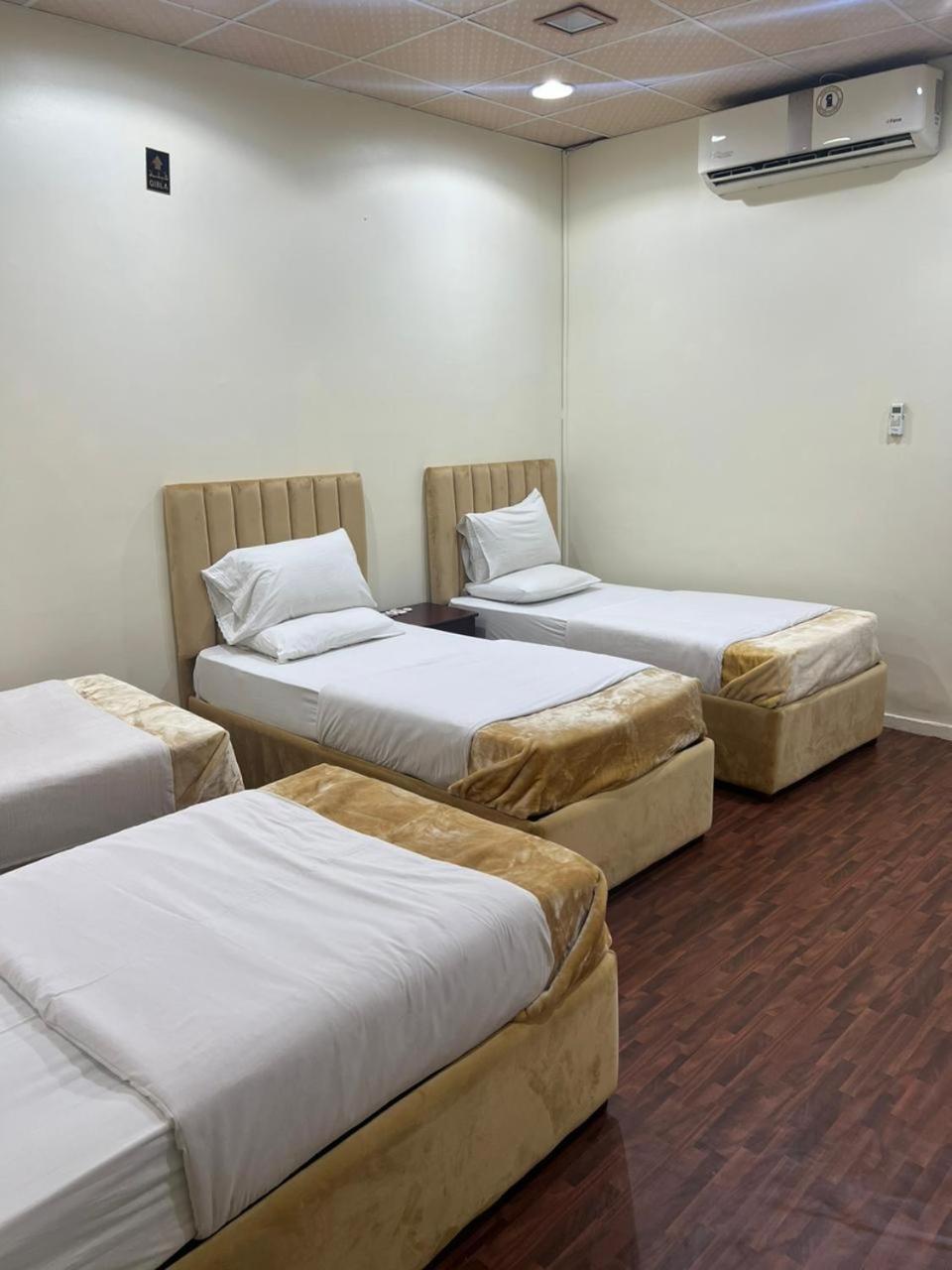 Sport Hotel Дубай Екстериор снимка